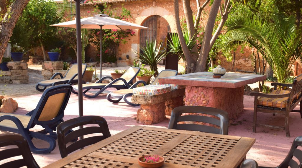 Finca holiday for groups in mallorca, the house