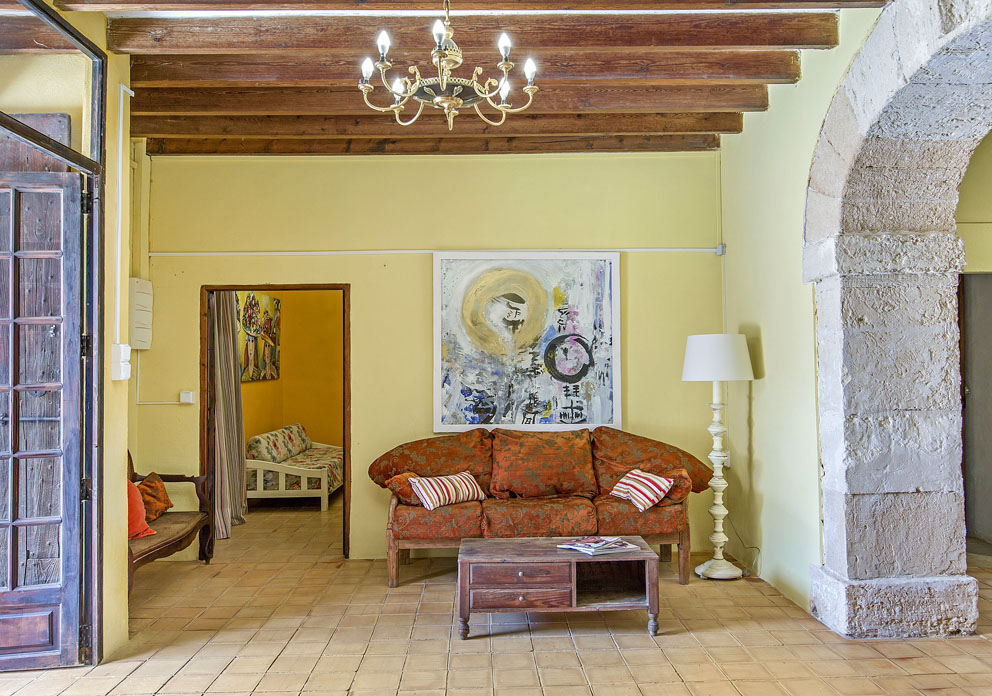 MALLORCA HOLIDAY FINCA LIVING SPACES