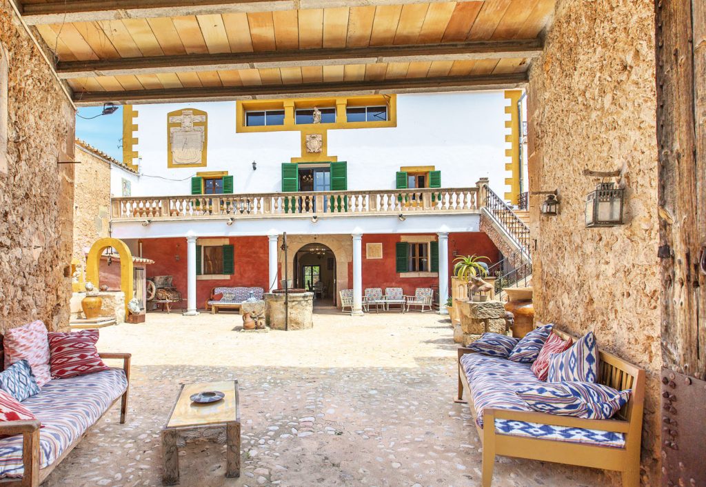 holiday finca mallorca courtyard