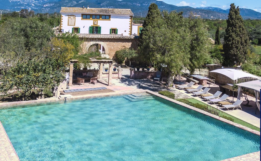 finca with private pool